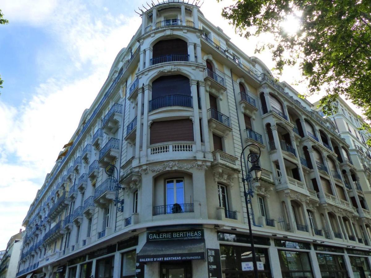 Appartement Elegant Et Confortable Au Coeur De Vichy, Pres De L'Opera Et Des Parcs Napoleon III - Fr-1-489-303 Eksteriør billede